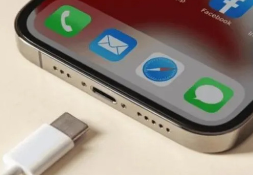 曲阳苹果15维修分享iPhone15改USB-C接口后能和安卓用户互借充电器吗 